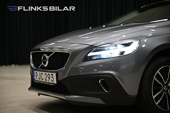 Volvo V40 Cross Country 11 of 29