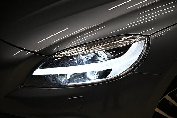Volvo V40 Cross Country 4 of 29