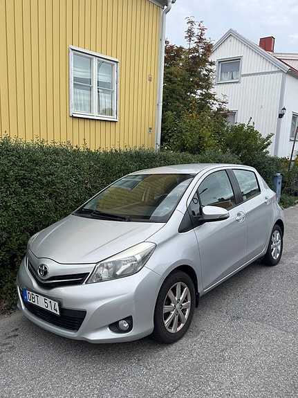Toyota Yaris 8 of 11