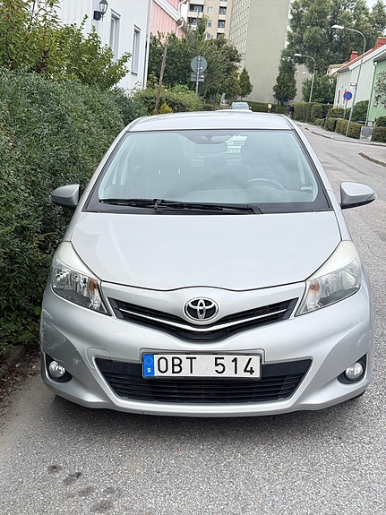 Toyota Yaris 4 of 11