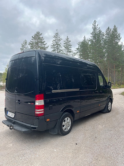 Mercedes-Benz Sprinter 10 of 11