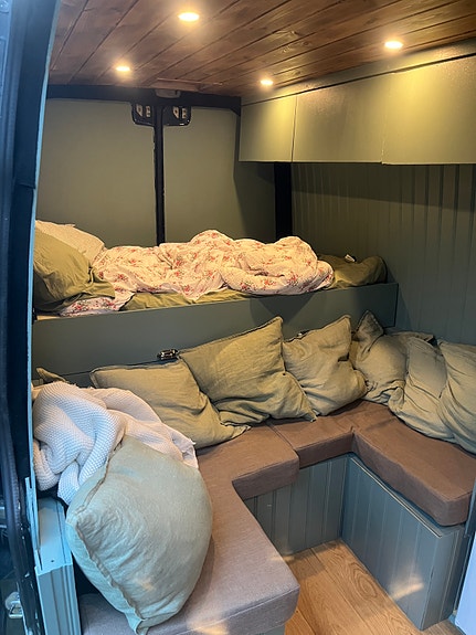 Mercedes-Benz Sprinter 6 of 11
