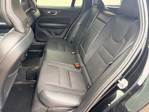 Volvo V60 10 of 28