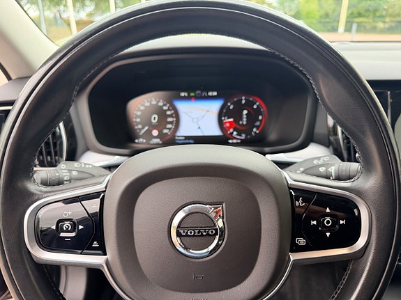 Volvo V60 17 of 28