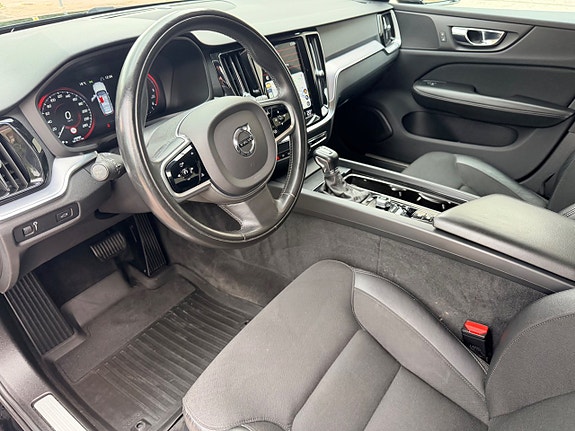 Volvo V60 18 of 28