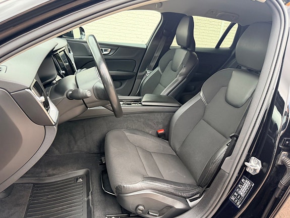 Volvo V60 11 of 28