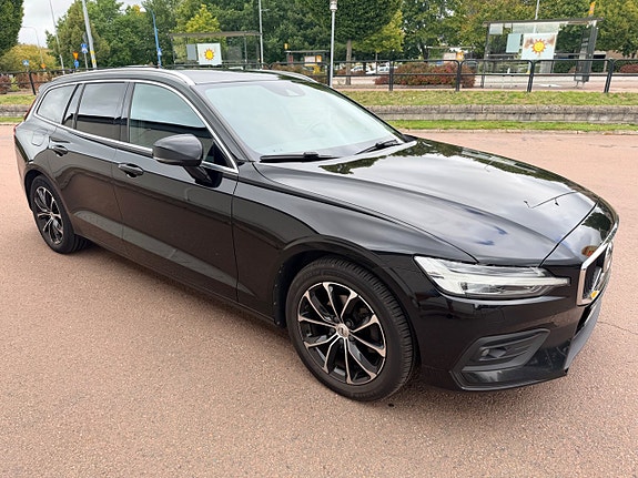 Volvo V60 8 of 28