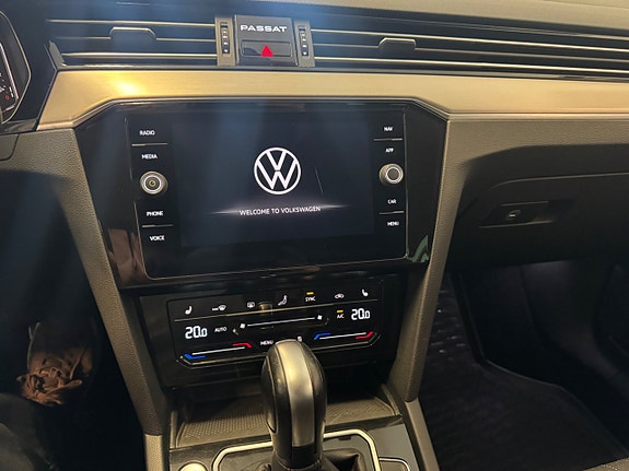 Volkswagen Passat Alltrack 8 of 12