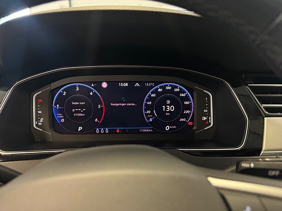 Volkswagen Passat Alltrack 7 of 12