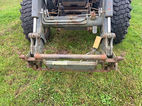 Valtra 700 med skogshytt Endast 3300 timmar 4 of 12