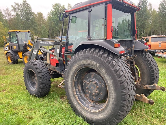 Valtra 700 med skogshytt Endast 3300 timmar 8 of 12