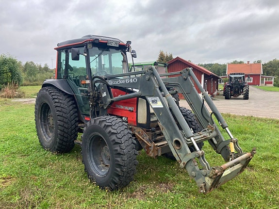 Valtra 700 med skogshytt Endast 3300 timmar 2 of 12