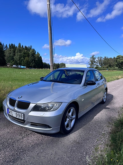 BMW 325i 2 of 5