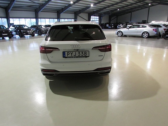 Audi A4 6 of 21