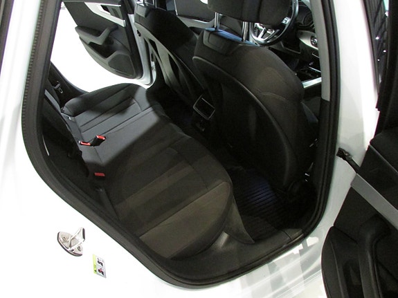 Audi A4 11 of 21