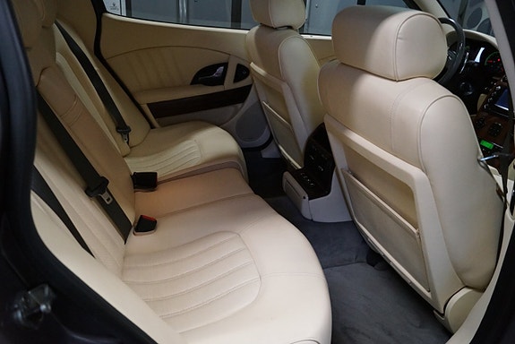 Maserati Quattroporte 10 of 15