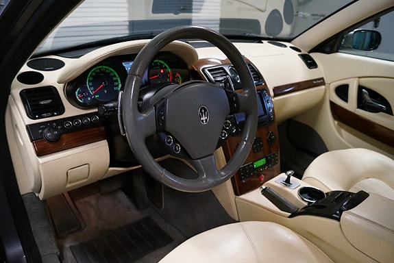 Maserati Quattroporte 7 of 15