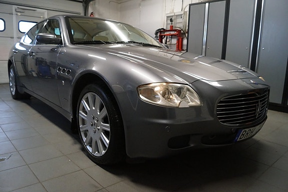 Maserati Quattroporte 2 of 15