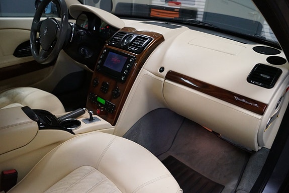 Maserati Quattroporte 8 of 15
