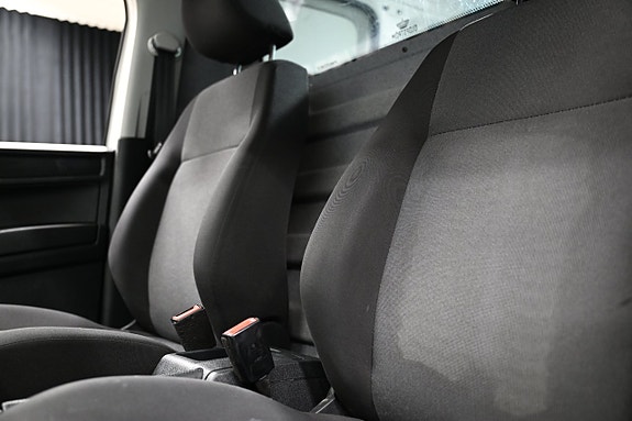 Volkswagen Caddy Maxi 19 of 25