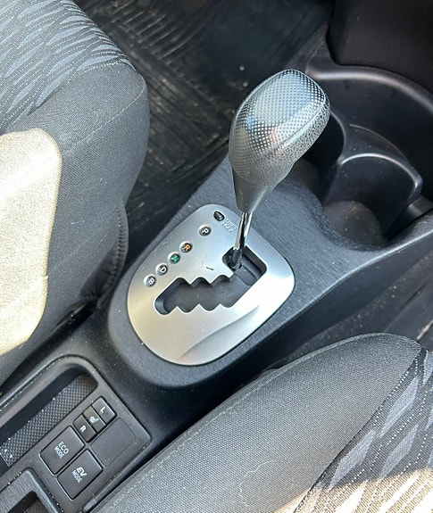 Toyota Yaris 8 of 9