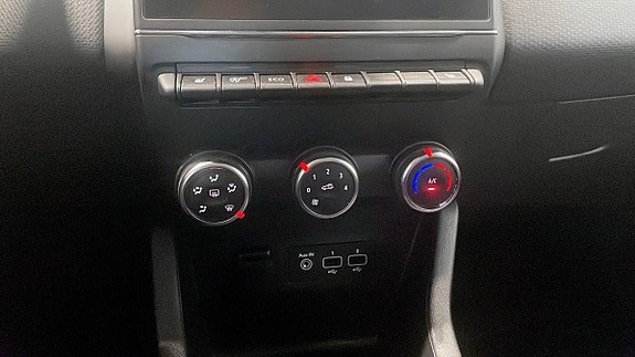 Renault Clio 17 of 22
