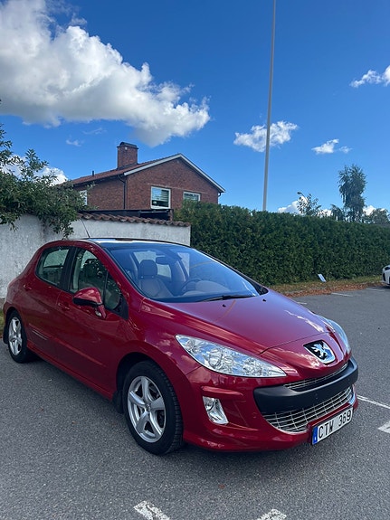 Peugeot 308 4 of 7