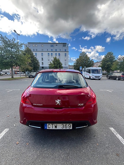 Peugeot 308 2 of 7