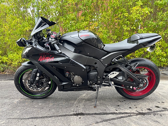 Kawasaki ZX-10R 6 of 7
