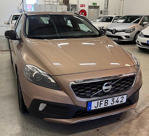 Volvo V40 Cross Country 3 of 18