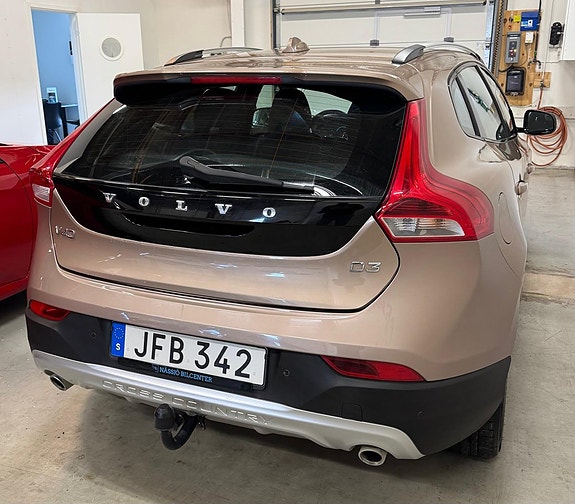 Volvo V40 Cross Country 7 of 18
