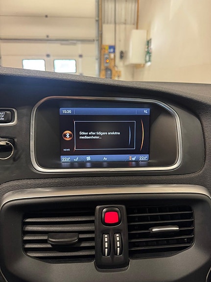 Volvo V40 Cross Country 14 of 18