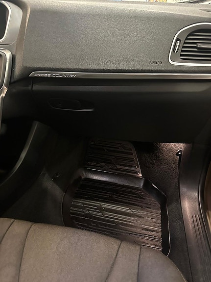 Volvo V40 Cross Country 18 of 18