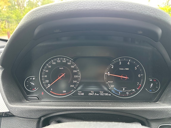 BMW 320i 15 of 18