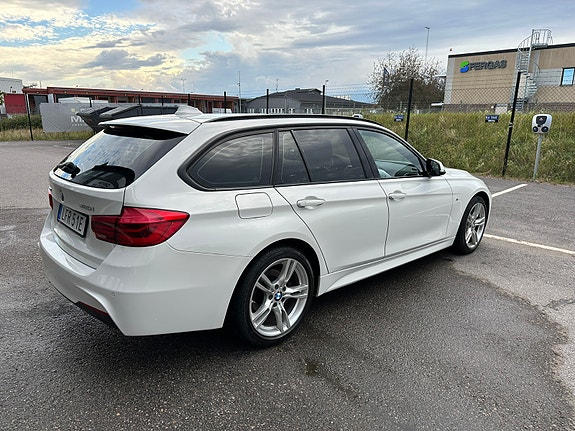 BMW 320i 5 of 18