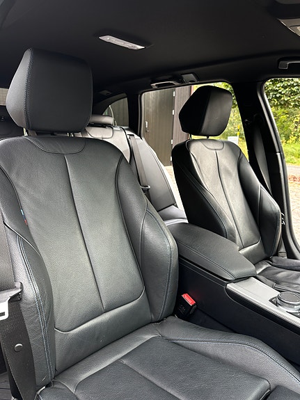 BMW 320i 8 of 18
