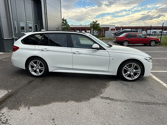 BMW 320i 6 of 18