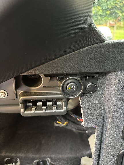 BMW 320i 13 of 18