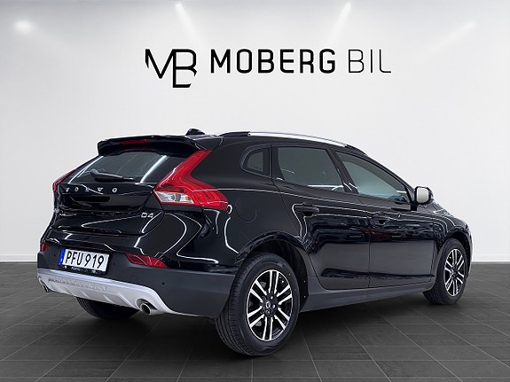 Volvo V40 Cross Country 4 of 14