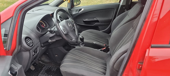 Opel Corsa 8 of 13