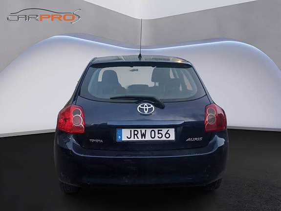 Toyota Auris 3 of 8