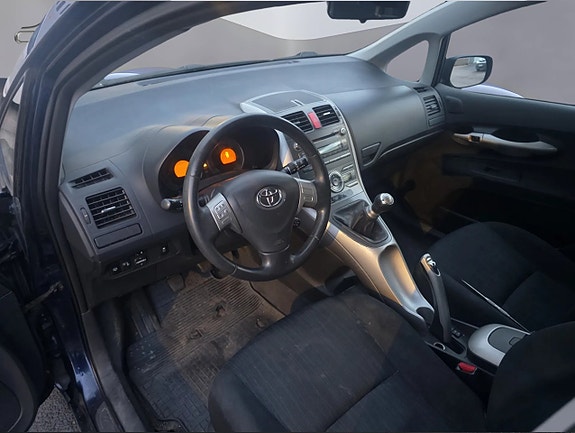Toyota Auris 8 of 8