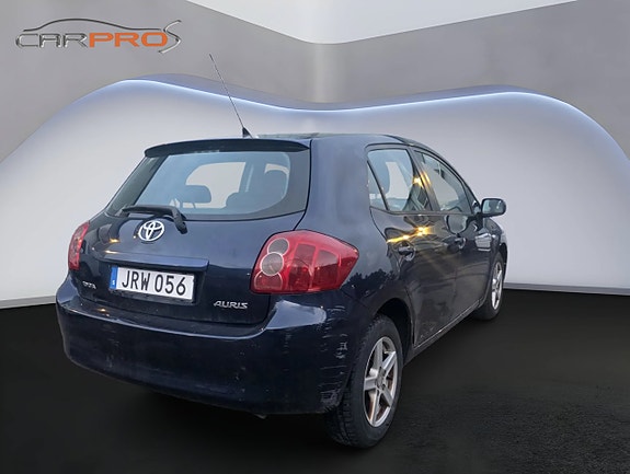 Toyota Auris 6 of 8