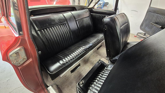 Chevrolet Corvair 7 of 11