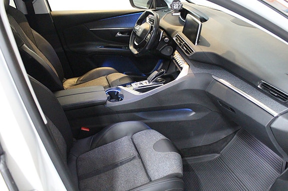 Peugeot 3008 11 of 16