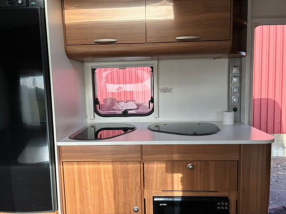 Adria Altea 562 PK Limited Edition 8 of 10