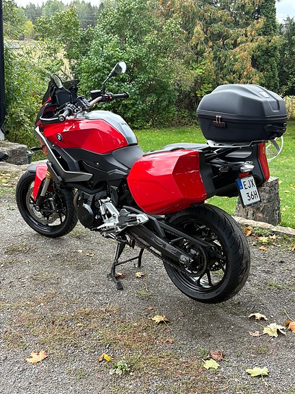 BMW F 900 XR 2 of 7