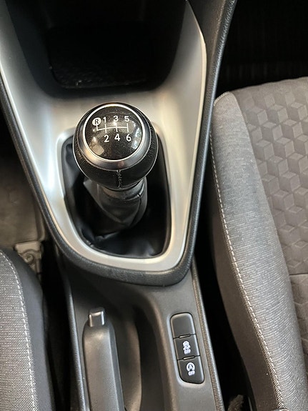 Toyota Yaris 9 of 9