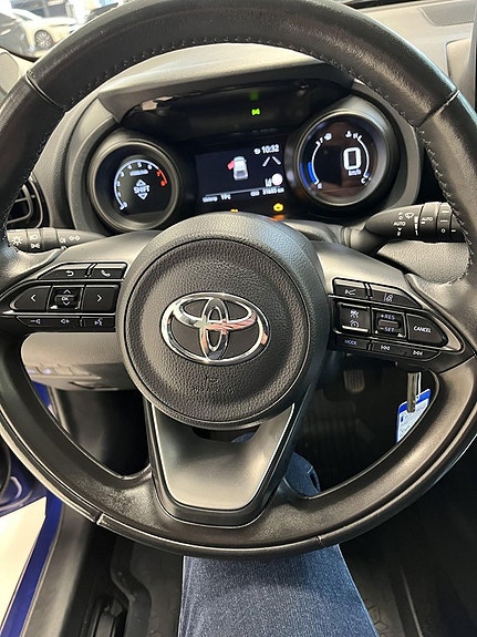 Toyota Yaris 8 of 9