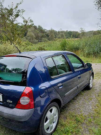 Renault Clio 2 of 8